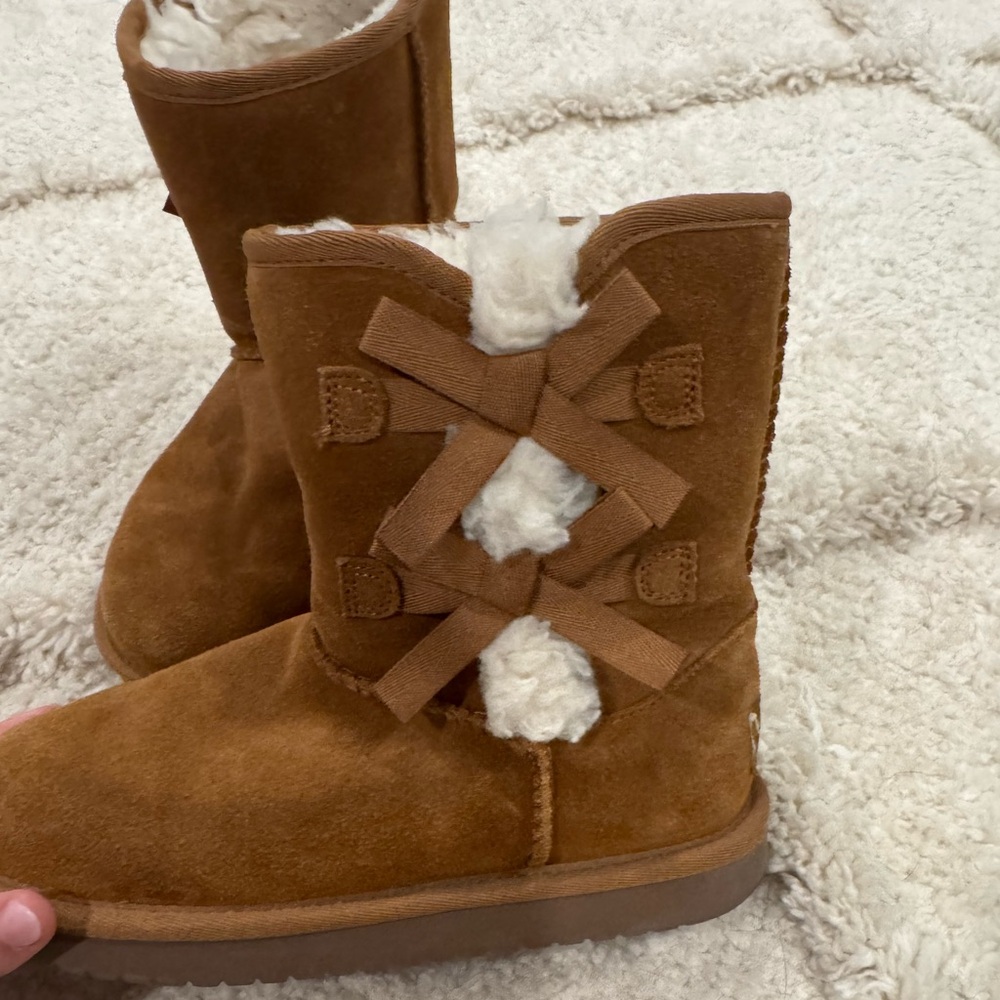 Koolaburra Girl’s Tan Suede Boots with Bow Accent